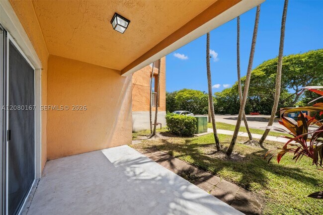Building Photo - 6992 SW 39th St