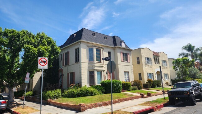 Building Photo - 6531 Orange St