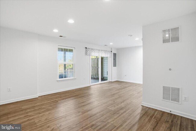 Building Photo - 166 Trout Lily Dr