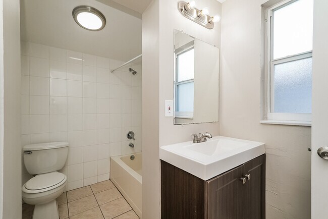 Building Photo - Welcoming 3-Bedroom Home in St. Petersburg, FL