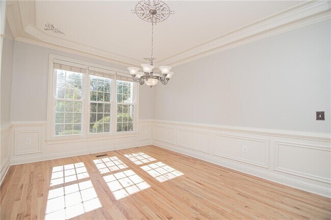 Building Photo - 4012 Erin Dr