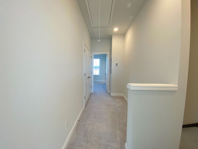 Building Photo - 354 Great Lawn Dr