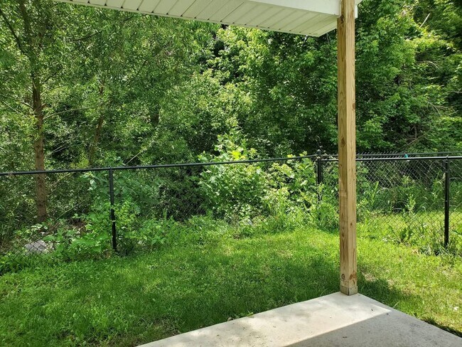 Building Photo - 180 Cane Creek Ln