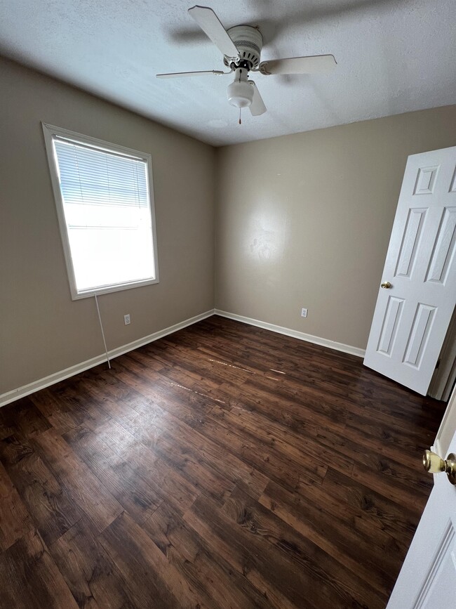 Building Photo - 1743 N Tallowood Dr