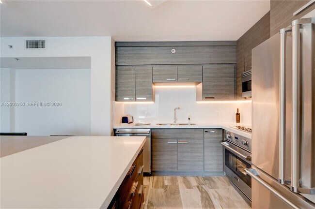 Building Photo - 90 Alton Rd