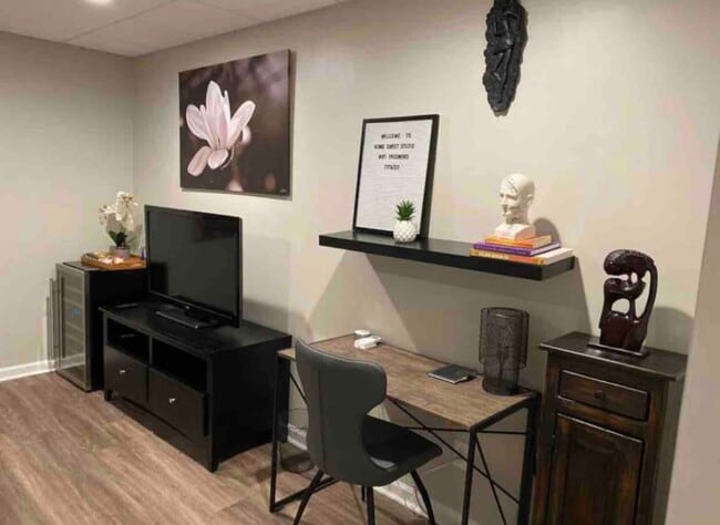 Building Photo - 4565 Kent Rd