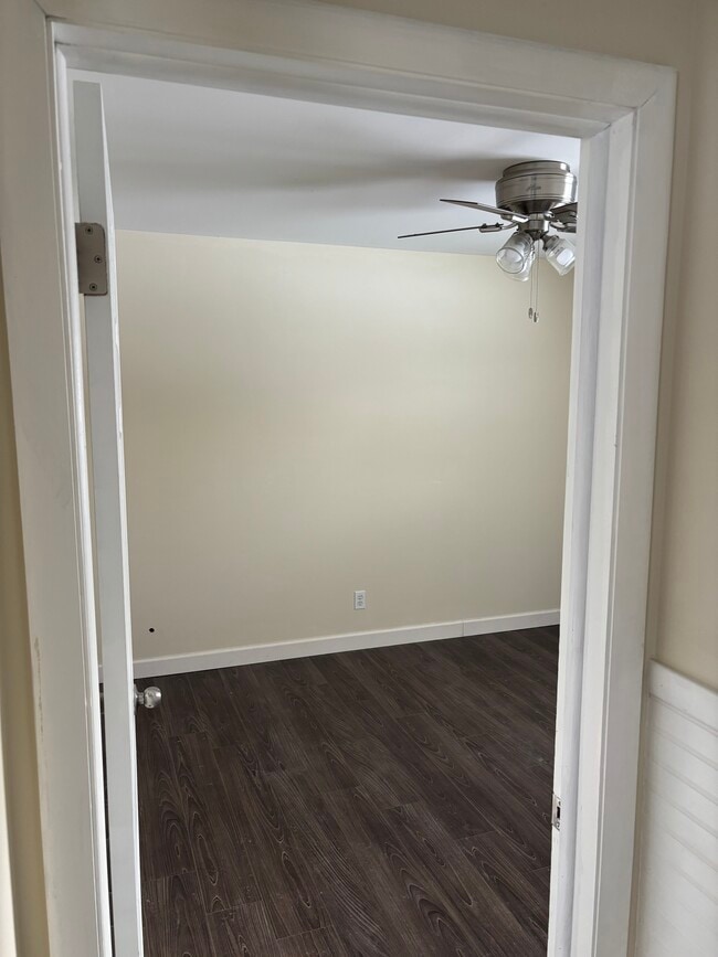 Building Photo - 103 Cherry St