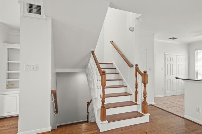 Building Photo - 1509 Roy St