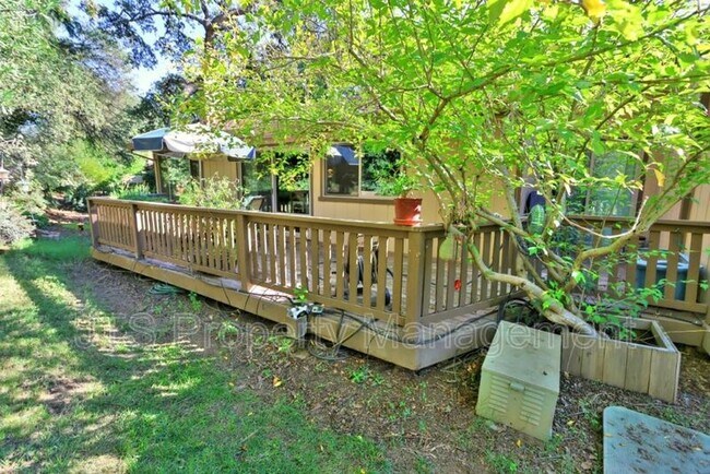 Building Photo - 6913 Navarro Ct