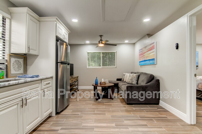 Building Photo - 318 Deer Cove Ln