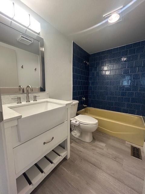 Building Photo - 6 Oxford Ln