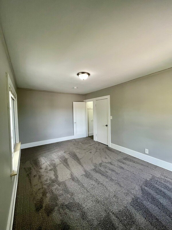 Building Photo - 160 Labadie St