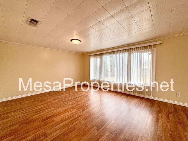 Building Photo - 17571 Deodar Ave