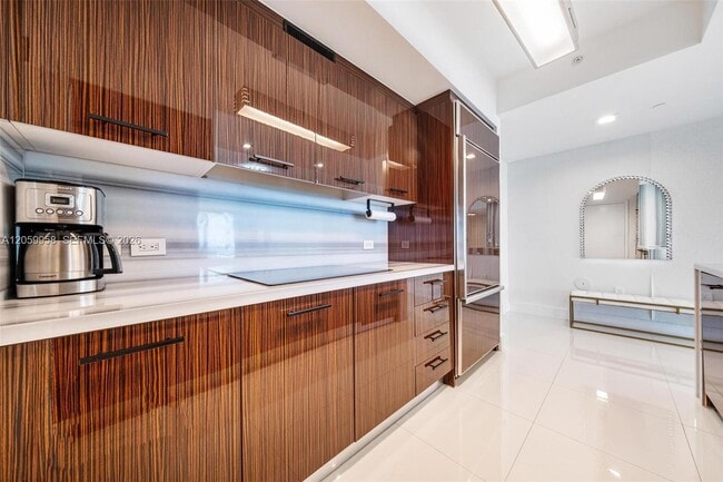 Building Photo - 3951 S Ocean Dr