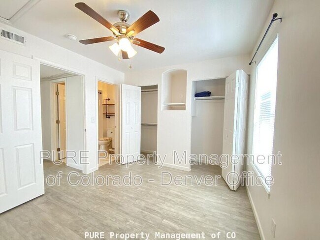 Building Photo - 5708 W Asbury Pl