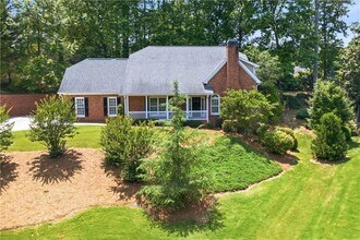 Building Photo - 1390 Tennis Ct Pl