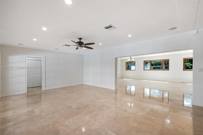 Building Photo - 11301 SW 91 Ave