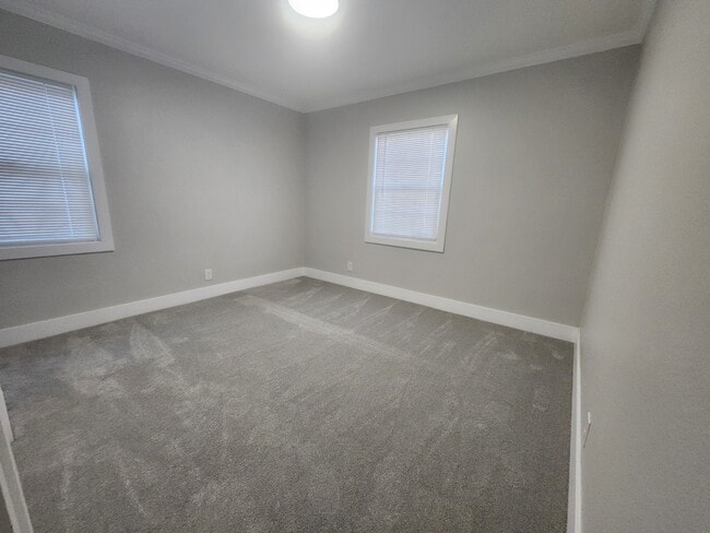 Building Photo - 504 Bryden Way