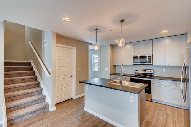 Building Photo - 3 Bedroom Townhomes For Rent