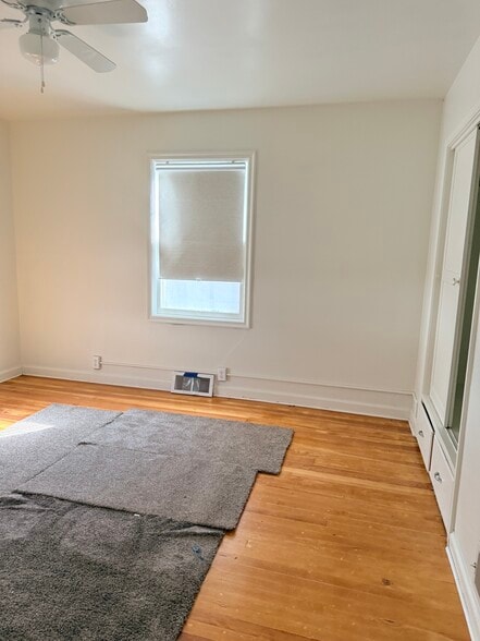 Building Photo - 3585 S 900 E