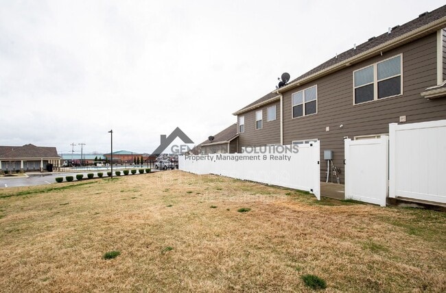 Building Photo - 4018 Commons Dr