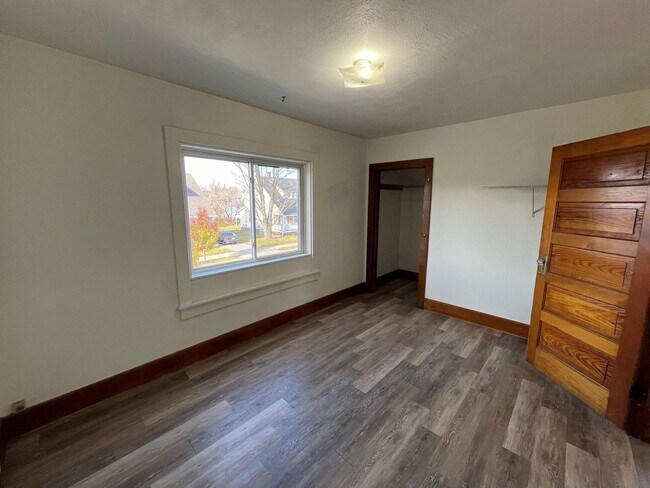 Building Photo - 725 Werle Ave