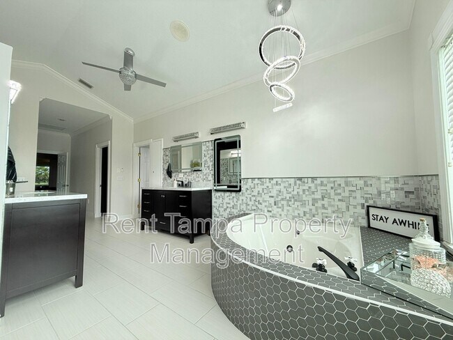 Building Photo - 2929 Wilderness Blvd W