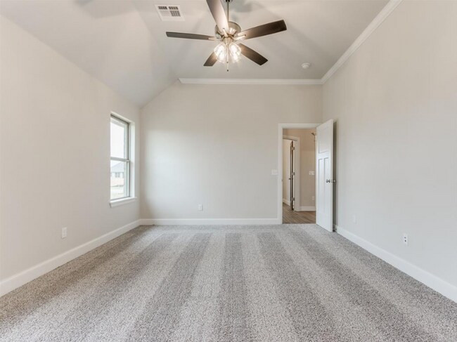 Building Photo - You Could Call This Beautiful 4-Bed, 2-Bat...