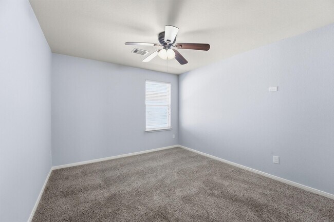 Building Photo - 719 Longstreet Dr