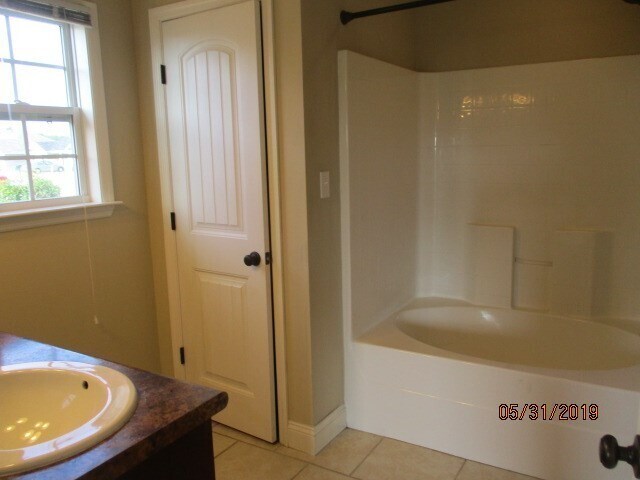 Building Photo - Experience Southern Comfort: Charming 3 Bed/2 Bath Home in Valdosta, GA