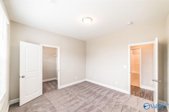 Building Photo - 3029 Crystal Creek Dr