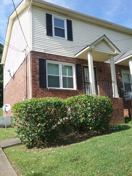 Primary Photo - 3018 Conviser Dr