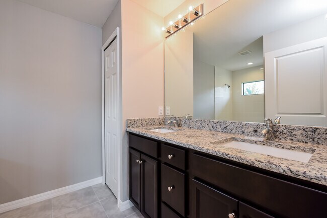 Building Photo - 4916 2nd St W, Lehigh Acres, FL