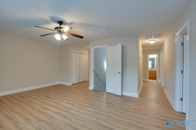 Building Photo - 112 Autumn Branch Dr