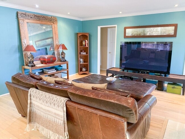 Building Photo - Beautiful 3 bed 1 bath house