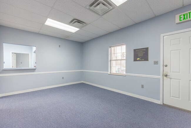 Building Photo - 305 Grady Rd