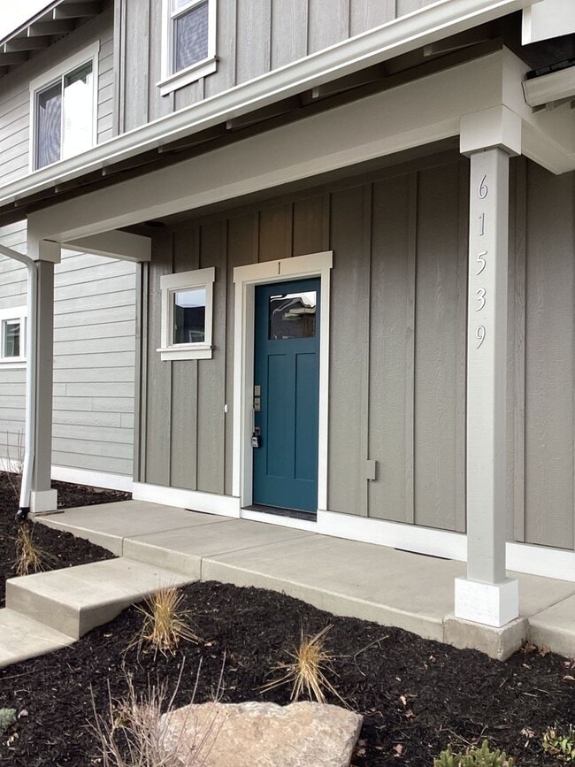 Building Photo - 61539 SE Jennifer Ln