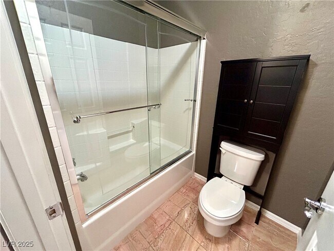 Building Photo - 2529 Flodden St