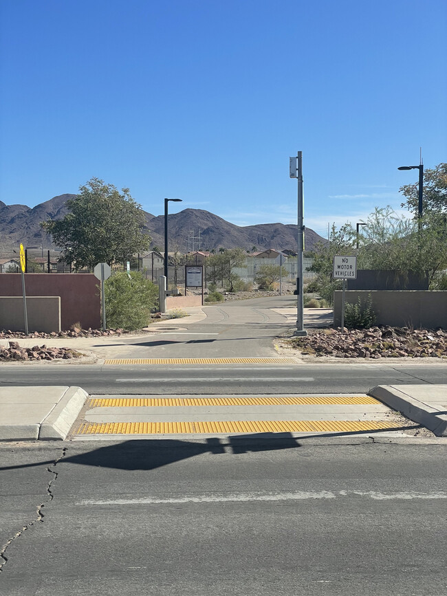 Walking/Biking Trails - 965 Nevada State Dr