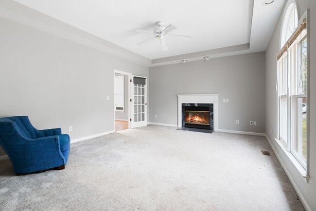 Building Photo - Available 6/9! Fabulous Home in Fantastic Location