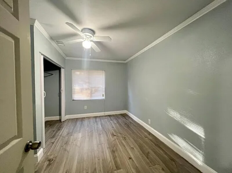 Building Photo - 2337 37th St S