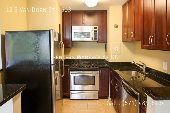 Building Photo - Light-filled 1Bd/1Bth in West End Condos i...