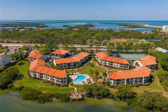 Building Photo - 1515 Pinellas Bayway S