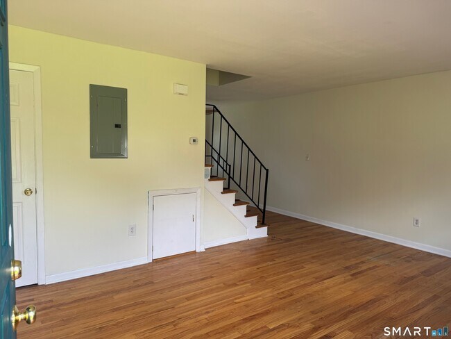 Building Photo - 855 Black Rock Tpke