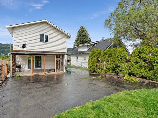 Building Photo - 9831 N Edison St