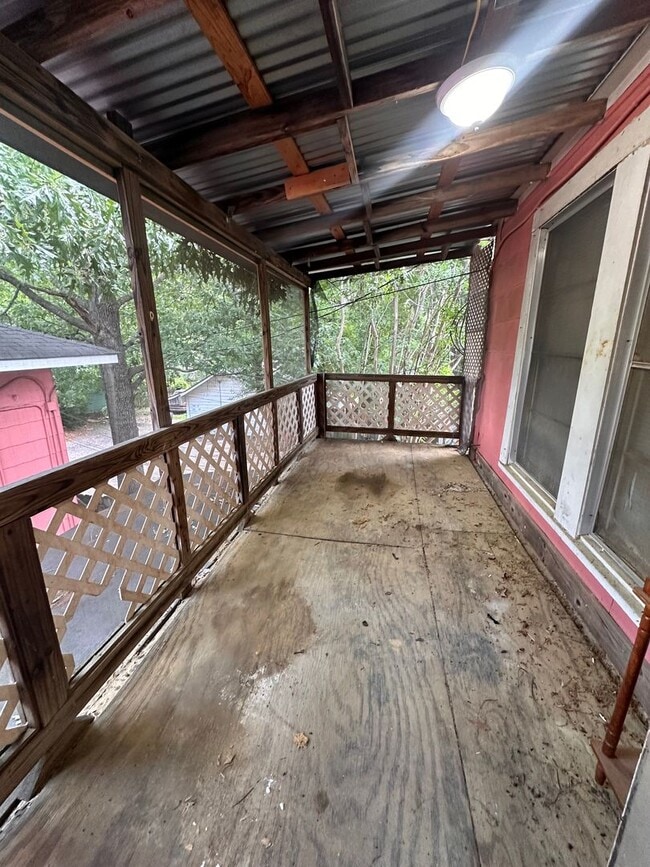 Building Photo - Welcome to Historic Highland - 1 bed 1 Bath