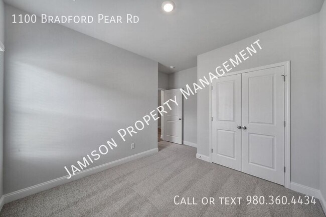 Building Photo - 1100 Bradford Pear Rd