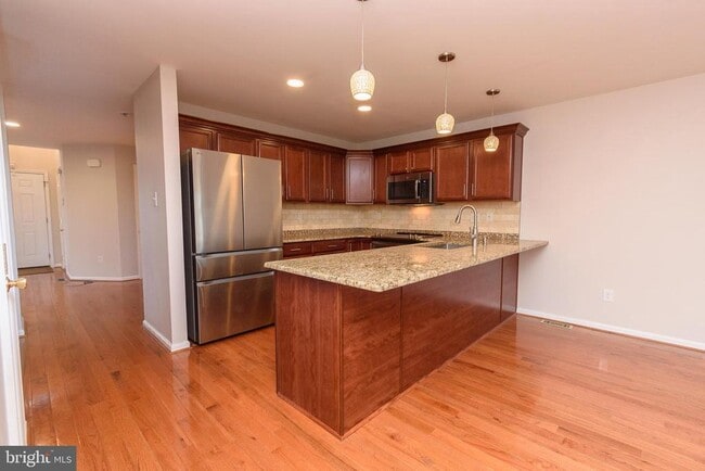 Building Photo - 521 Dogwood Dr