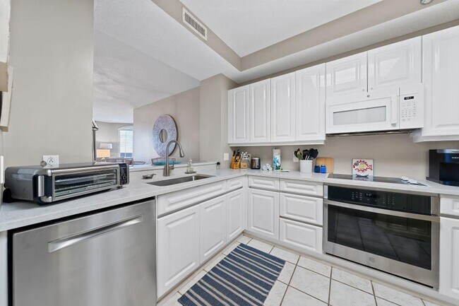 Building Photo - 13601 Perdido Key Dr