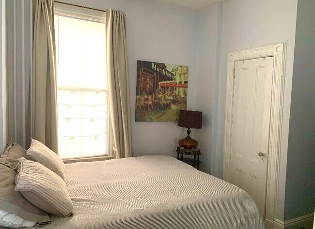 Building Photo - 927 18th St